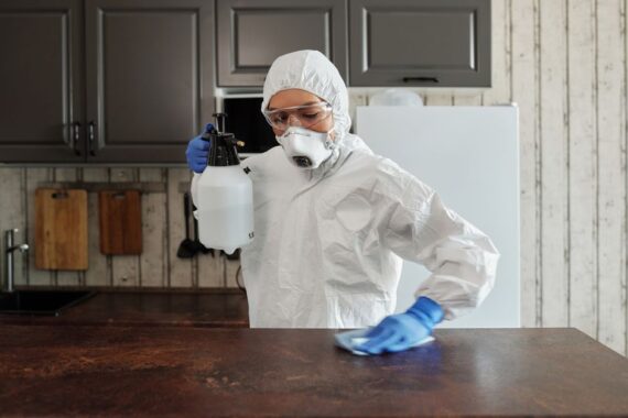 Frisse uitstraling van gespoten keukenkastjes in moderne keuken